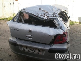 Битый автомобиль Peugeot 307